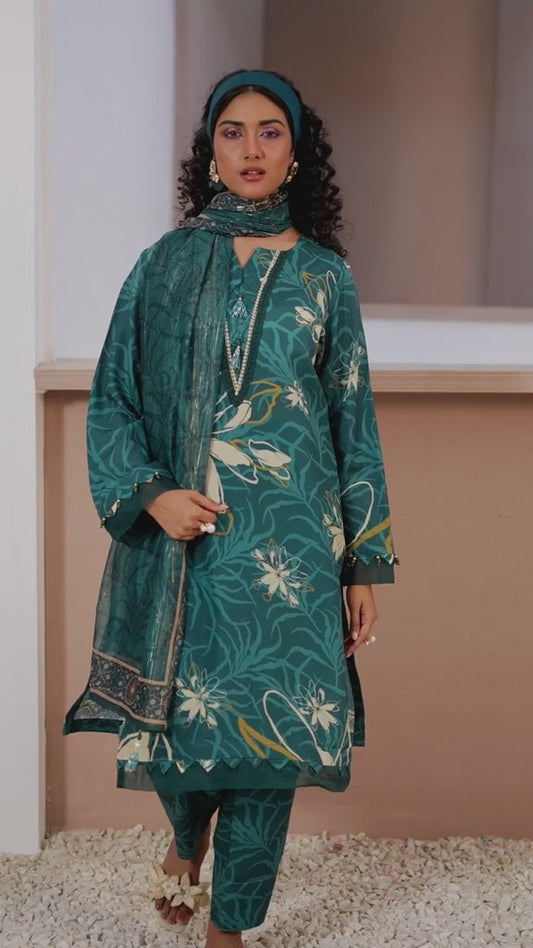 3-Piece Lawn Suit – Elegant & Stylish